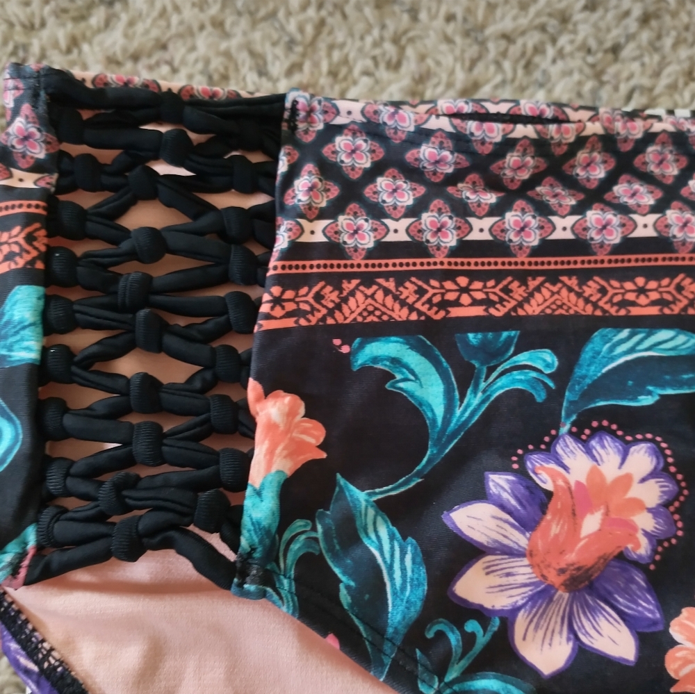Floral Pushup Bikini - Picture 6 of 7